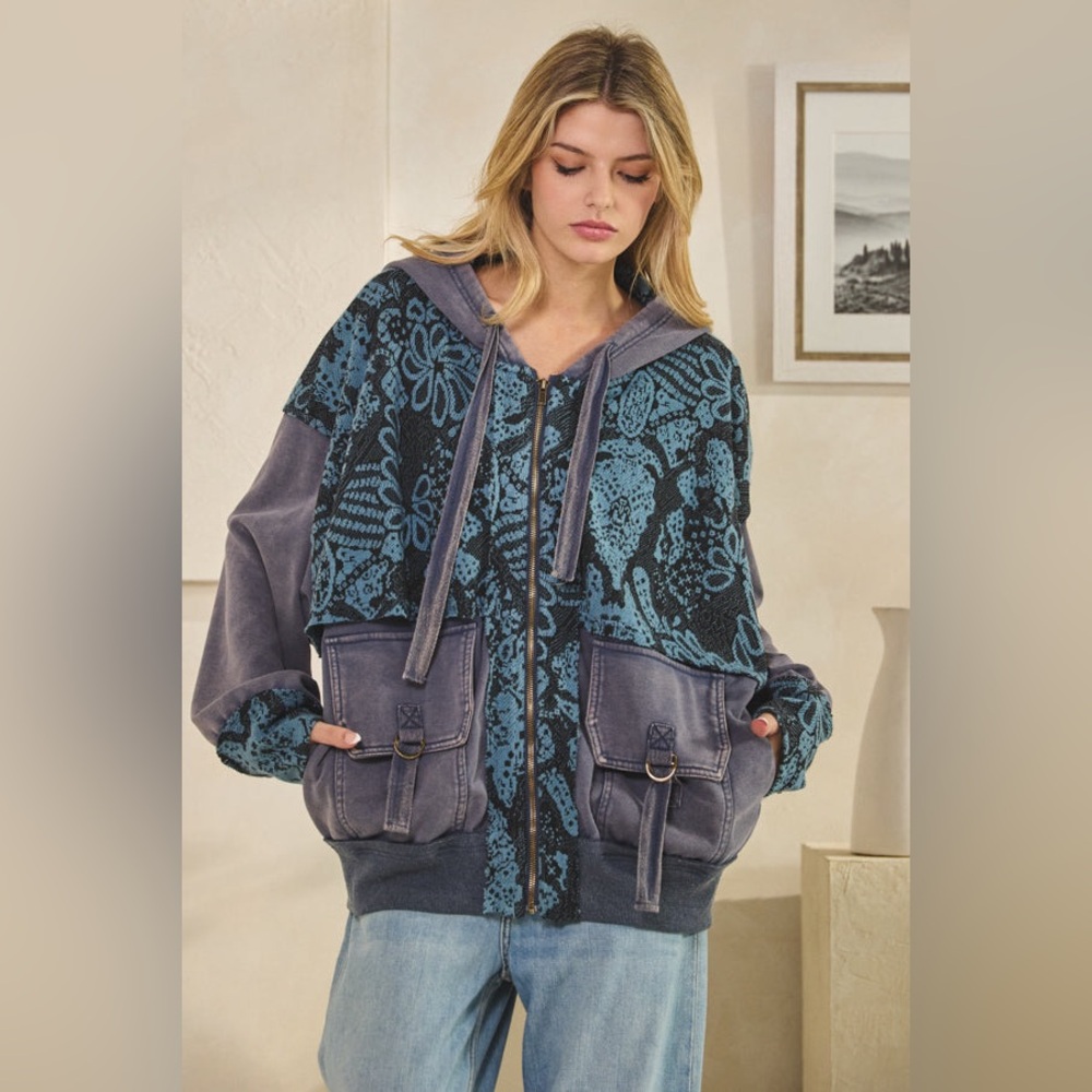 H4-2 Last 2! Large Oli & Hali Blue Floral Hoodie Jacket